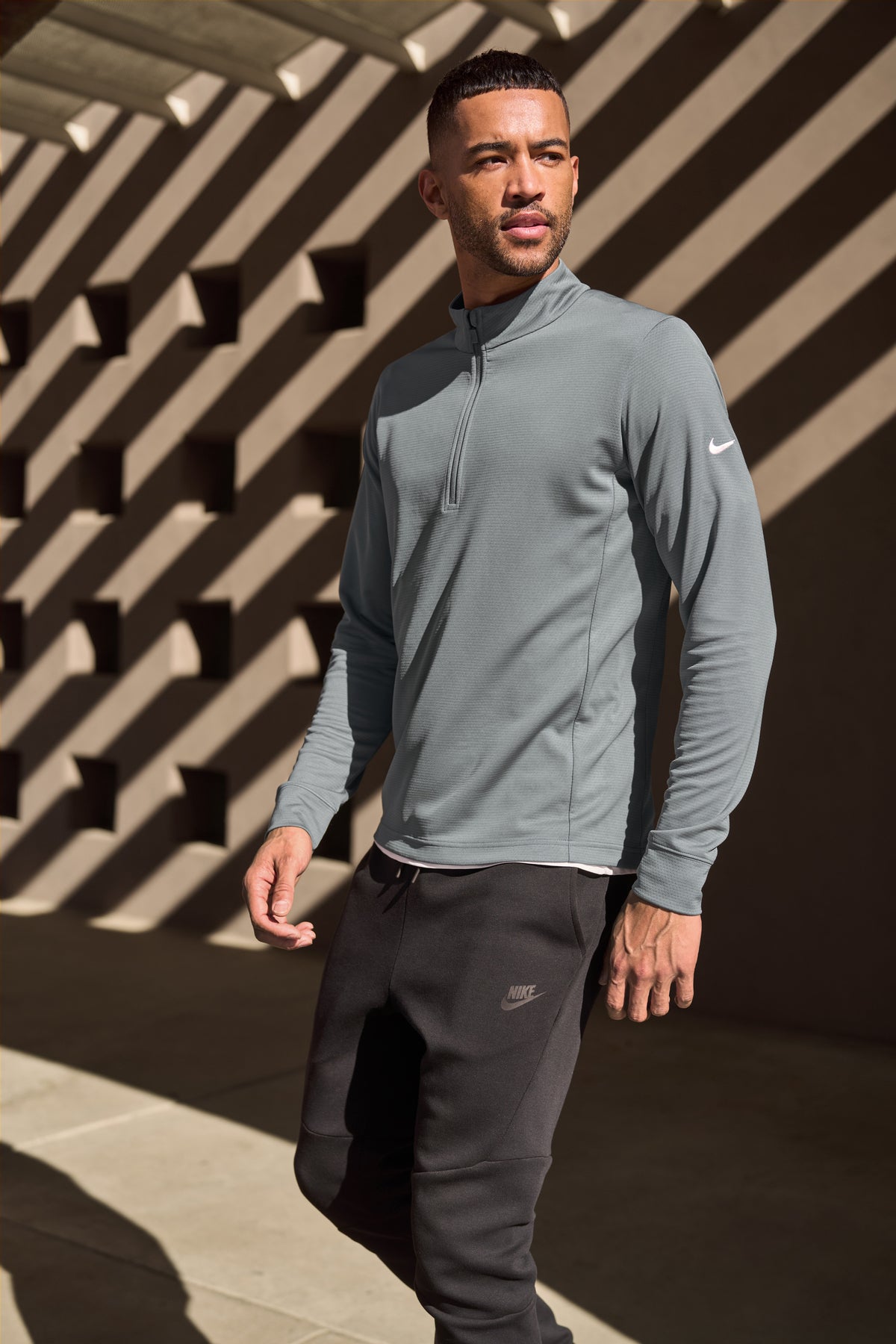 Men's - Nike Essential 1/2 Zip (JVE)